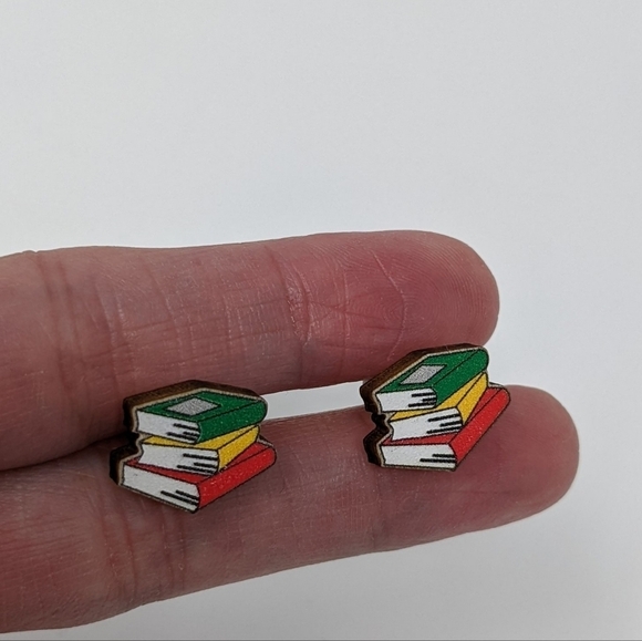 Stack of books colorful wood stud earrings - Picture 7 of 7